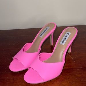 Never worn pink Steve Madden heels.